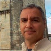 Profesor de Diseño Gráfico con herramientas de Adobe: Photoshop, Illustrator, InDesign para interesados en abordar los fundamentos del diseño y el retoque digital